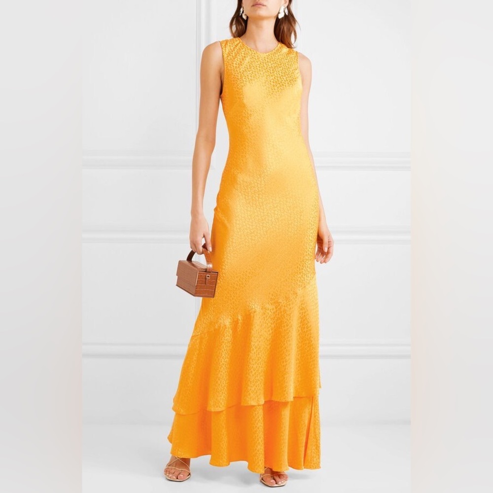 Rebecca Valence Isabella Maxi